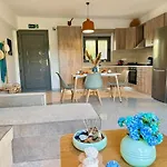Arokaria Seaview House Apartmán *