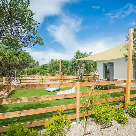 Arokaria Seaview House 公寓