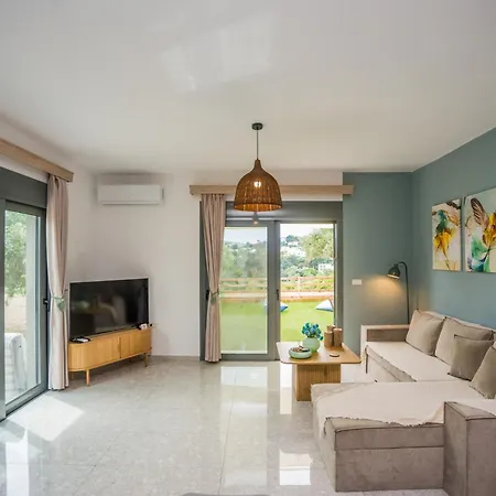 Arokaria Seaview House *