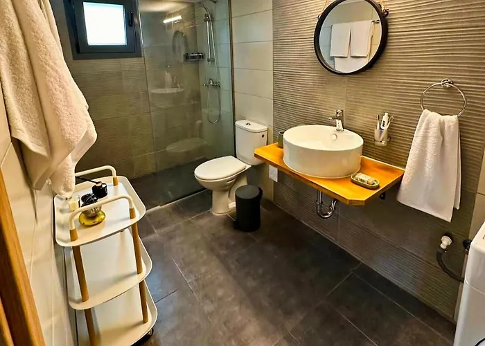 Arokaria Seaview House *