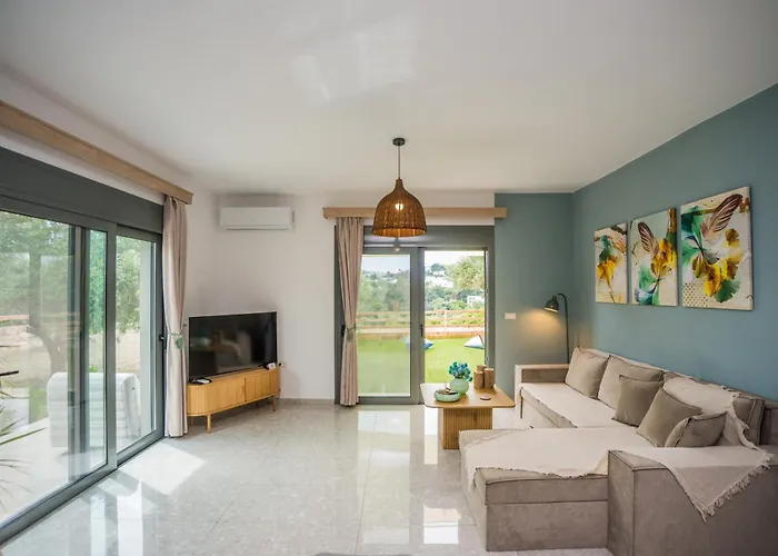 Arokaria Seaview House *