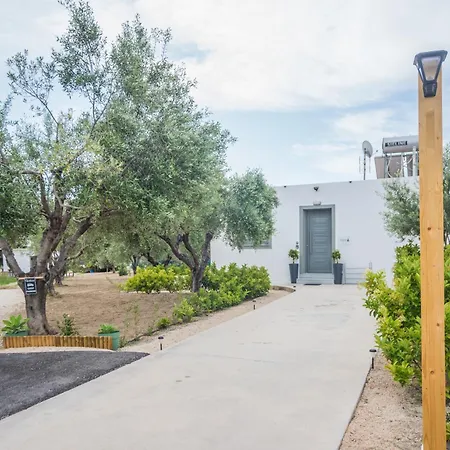 Arokaria Seaview House *