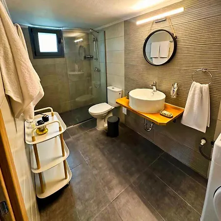 Arokaria Seaview House *