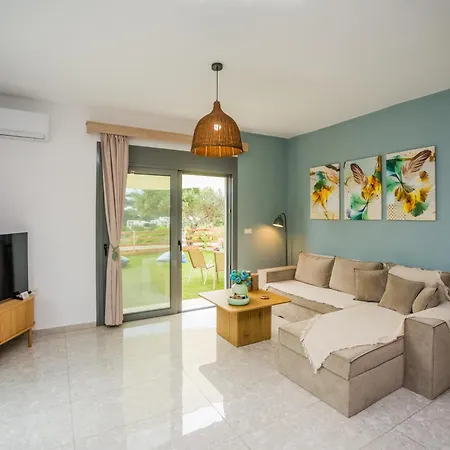 Arokaria Seaview House * Коскину